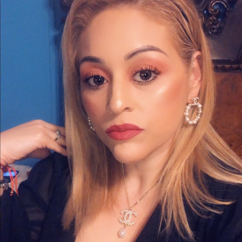 Meet your Posher, Ariana